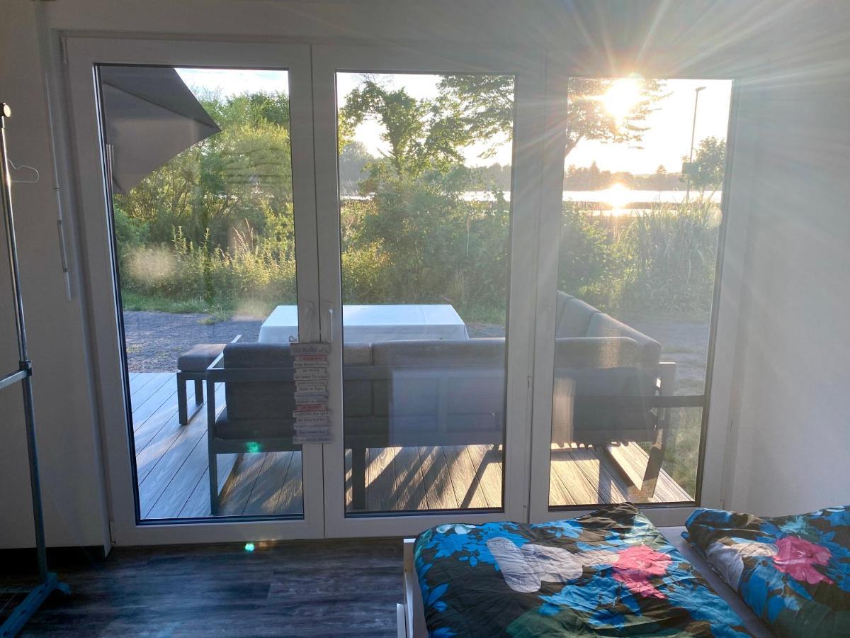 Hungen House Of Happiness Mit Seeblick מראה חיצוני תמונה